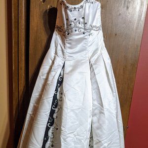 Maggie Sottero Vincenza wedding dress